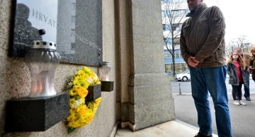  Cvijeće i svijeće za novinare poginule u ratu